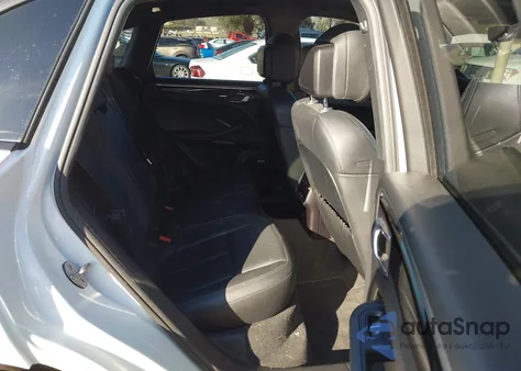 2019 Porsche Macan z USA, uszkodzony, nr VIN WP1AA2A55KLB00229